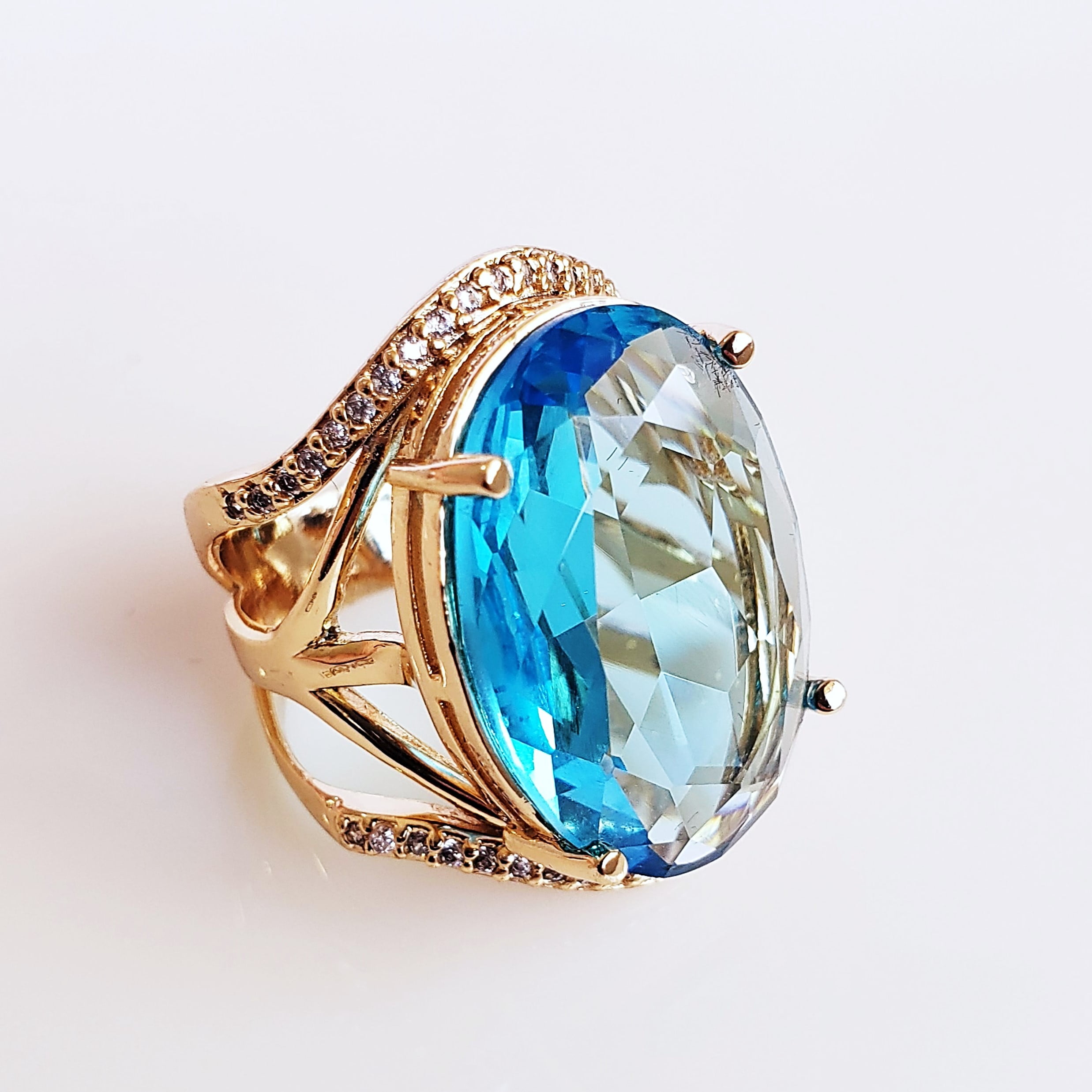 *1-Anel cristal azul aquamarine e zircônia oval 18x25mm 