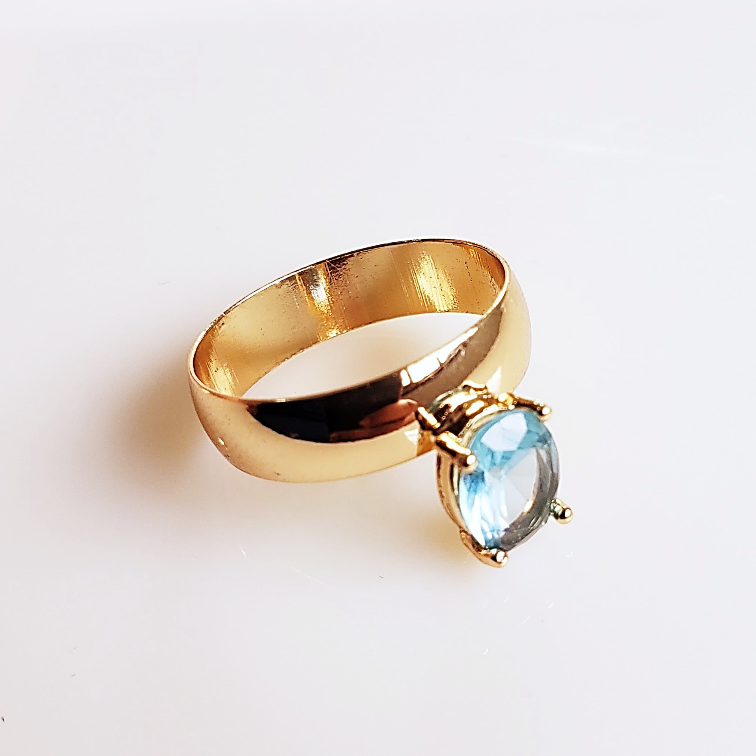 Anel de cristal azul turmalina - modelo Princess 2- banhado a ouro    