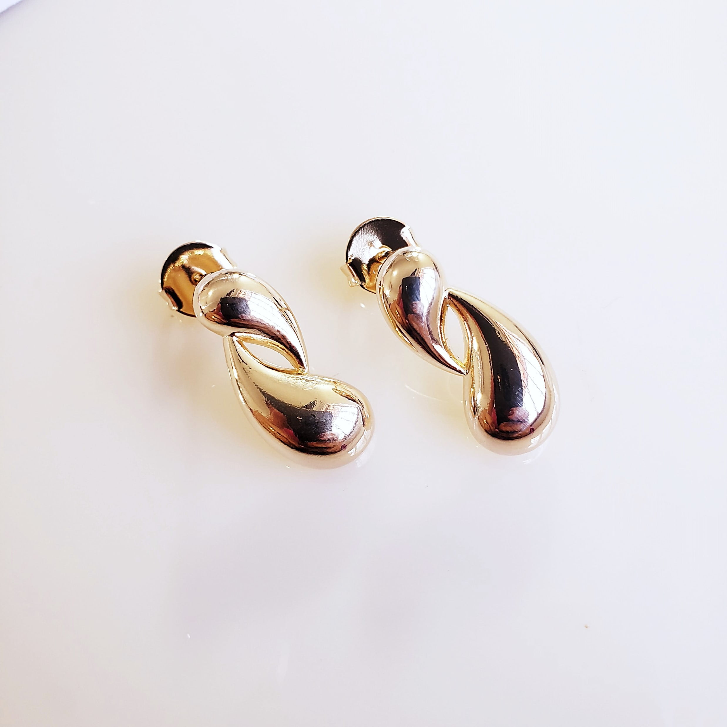 #Brinco gotas metal liso frontal 3- banhado a ouro   