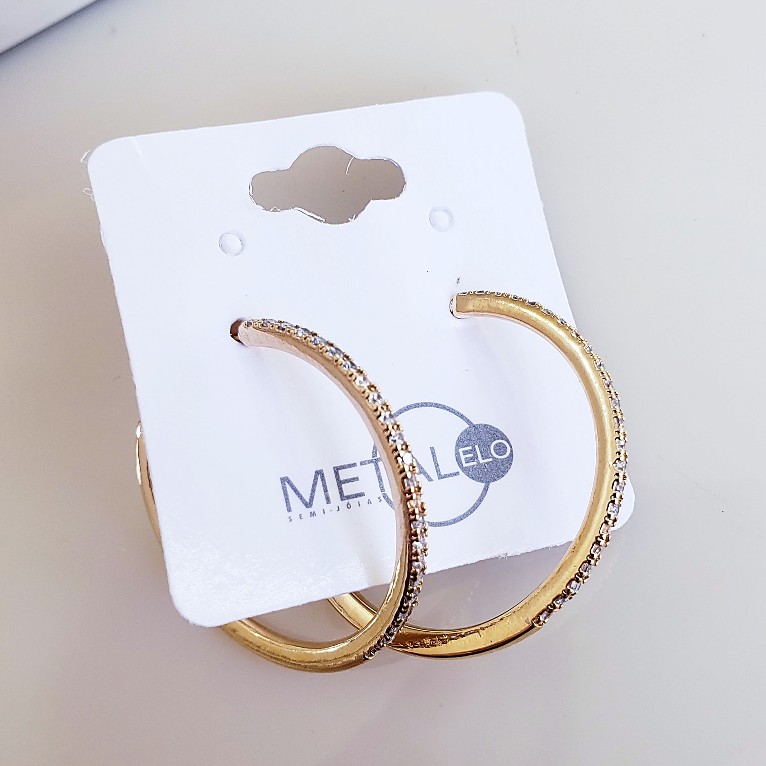 #Brinco argola dourada com zircônias - banhado a ouro