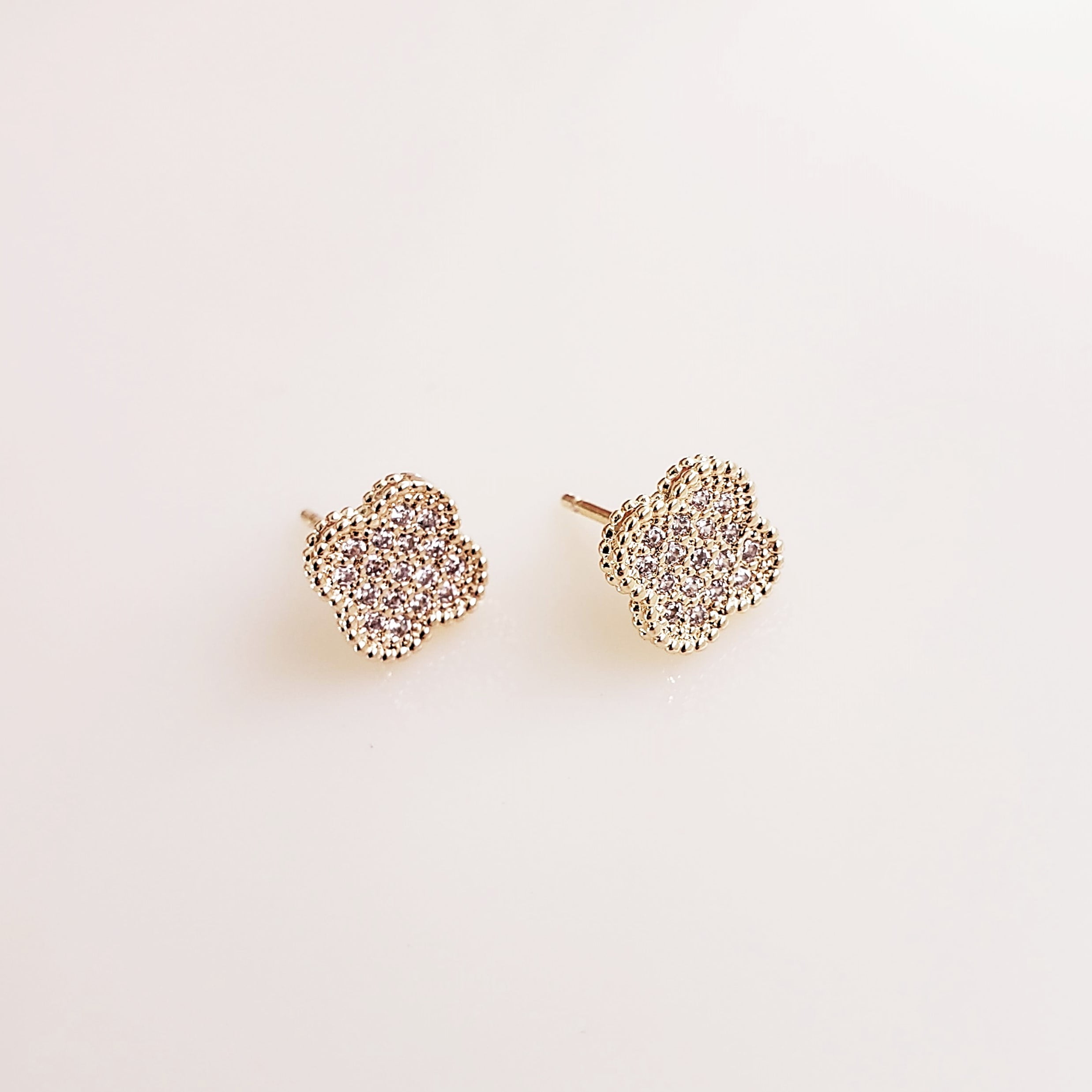 1-Brinco estilo Van Cleef com zircônias - banhado a ouro 