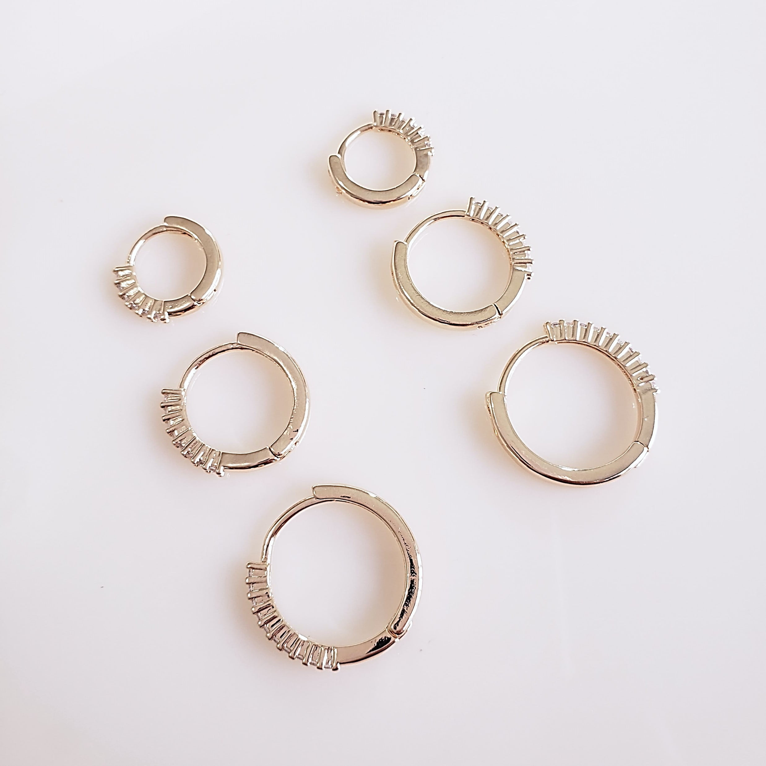 ZERO-Trio de argolas com zircônias 3- banhado a ouro      