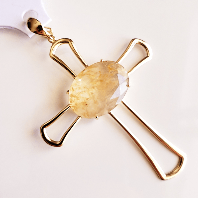 Pingente de cruz com cristal rutilo - banhado a ouro