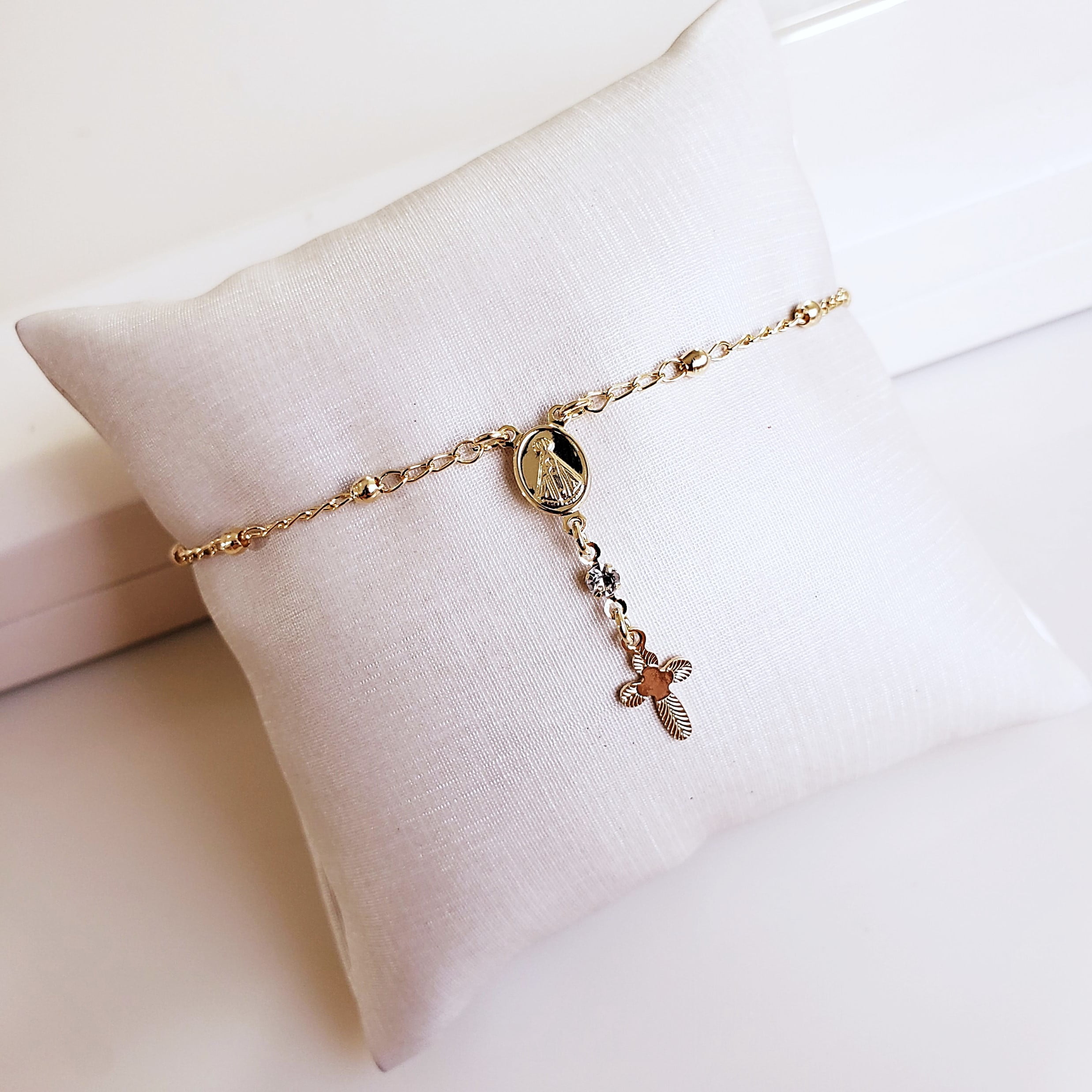 Pulseira terço - banhada a ouro