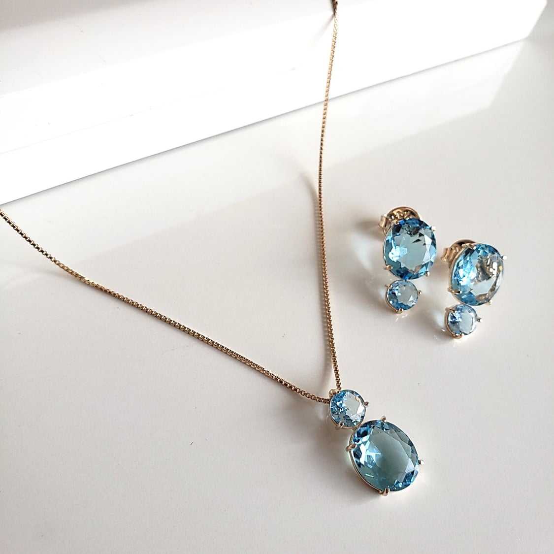 Conjunto colar e brinco de cristais azul aquamarine