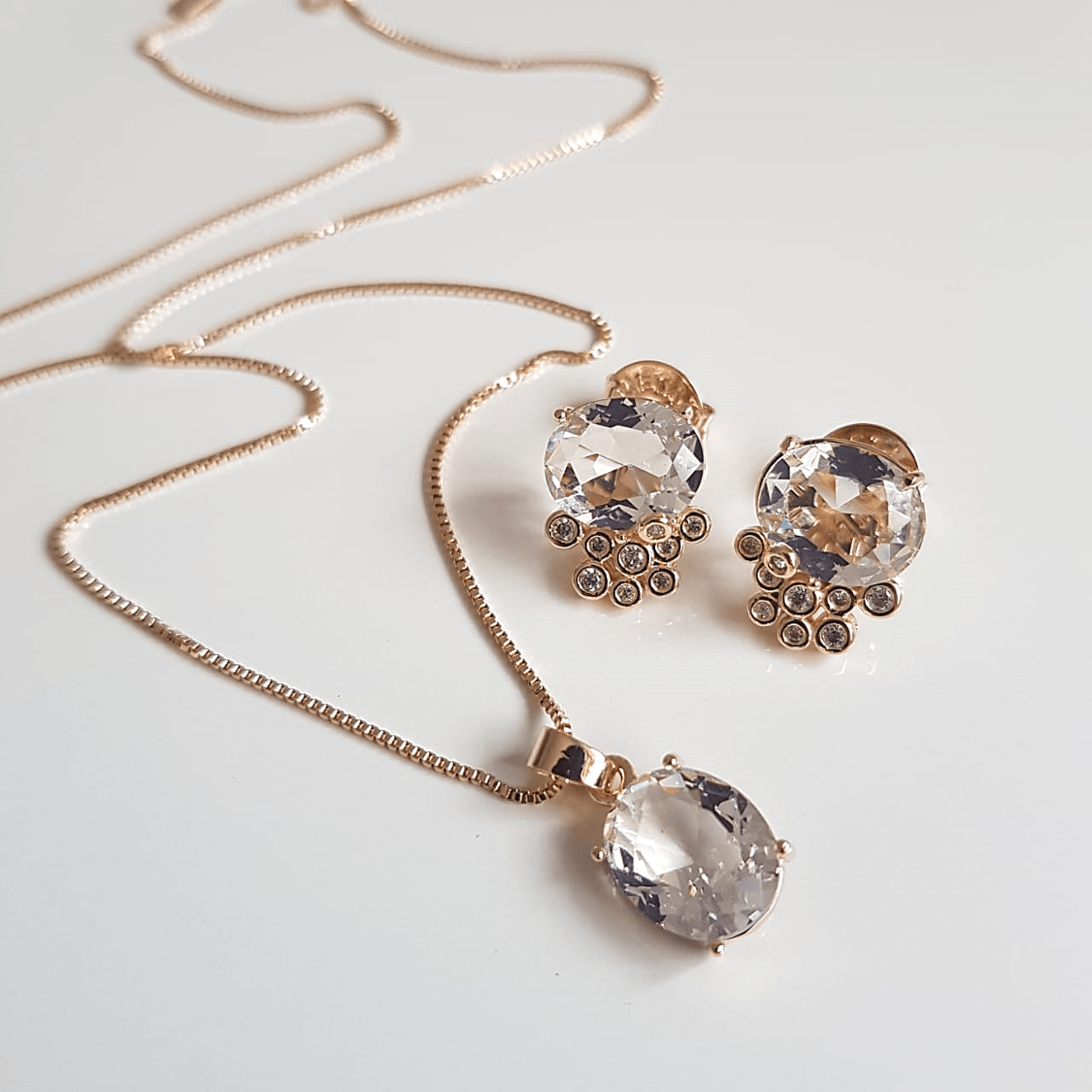 #Conjunto de cristal white e zircônias 