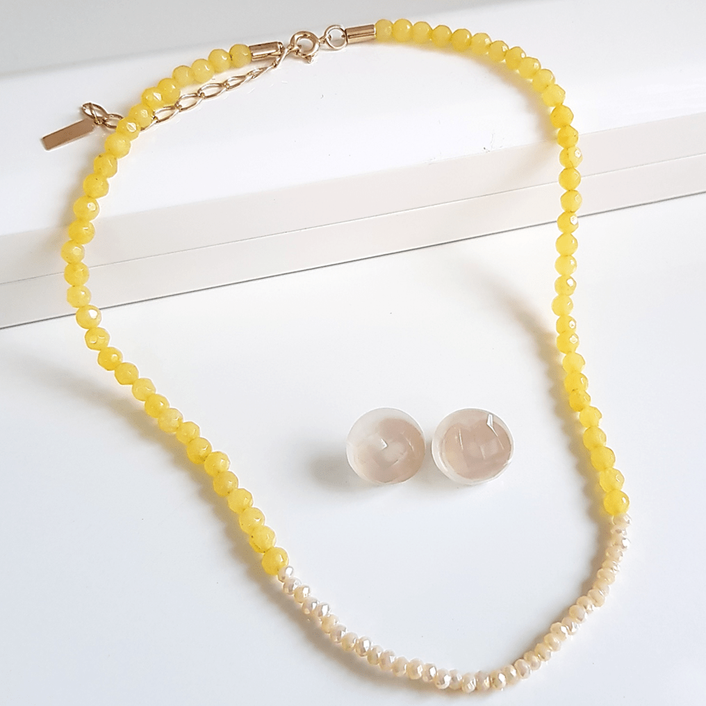 Conjunto lady pedras naturais quartzo amarelo e leitoso- colar e brinco 