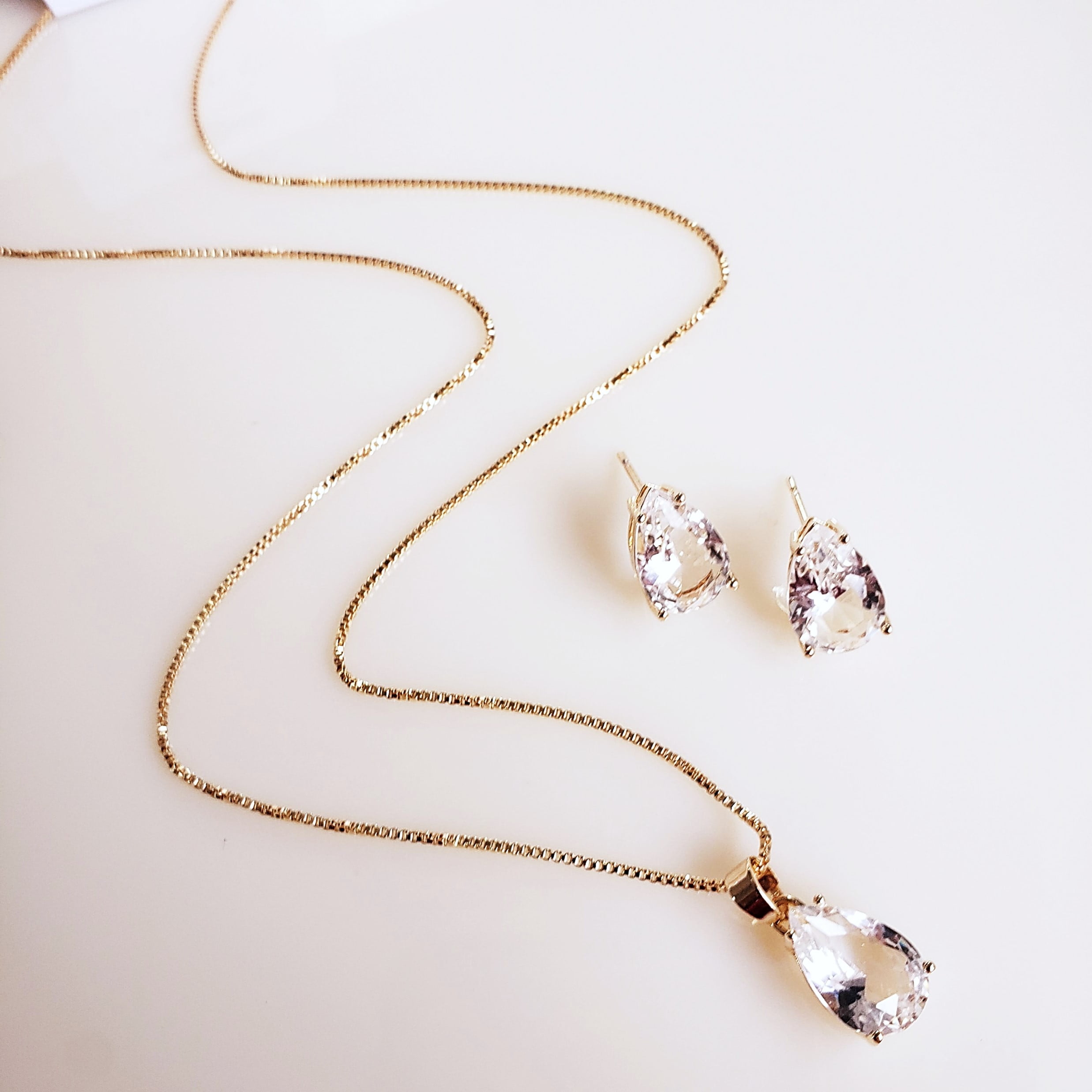 #Conjunto colar + brinco com cristais cristal white - banhado  ouro   