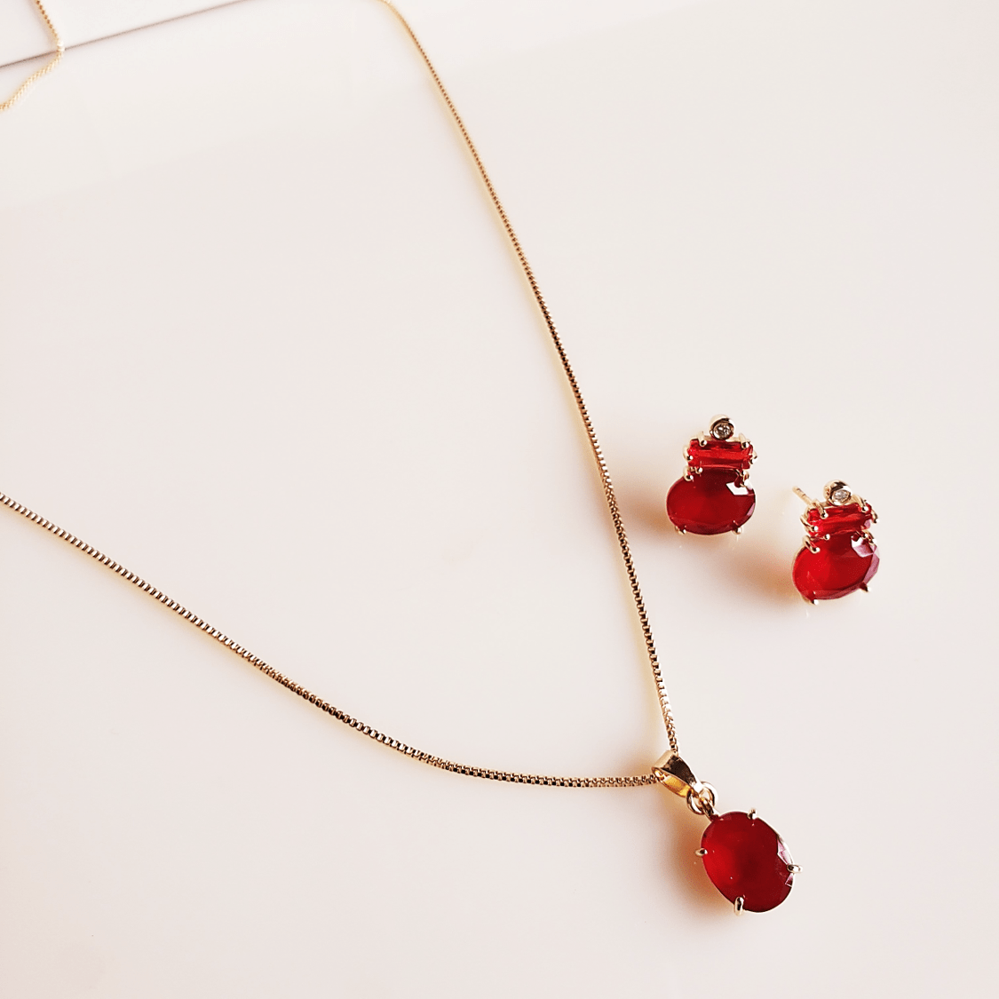 #Conjunto colar + brinco com cristais vermelho rubi- banhado a ouro 1 