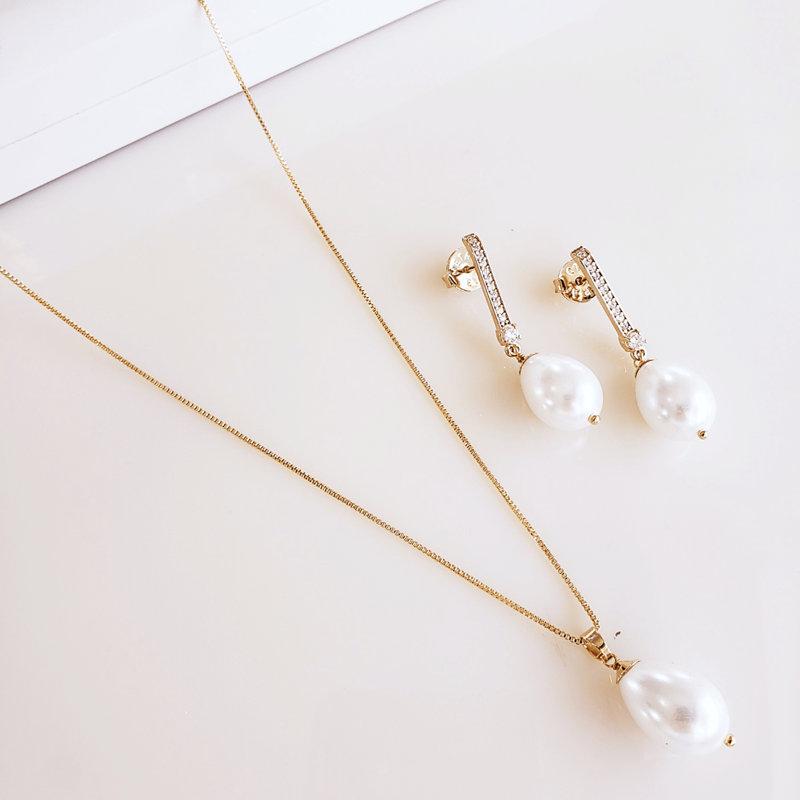 #Conjunto colar + brinco com pérola shell e zircônias 1 - banhado a ouro
