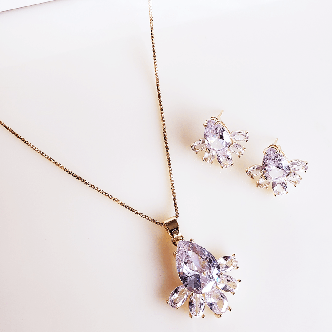 #Conjunto colar + brinco com zircônias 1- banhado a ouro 