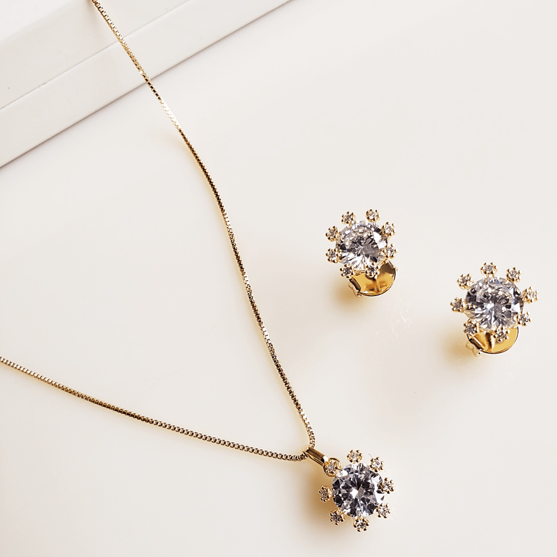 #Conjunto colar + brinco com zircônias 2 - banhado a ouro    