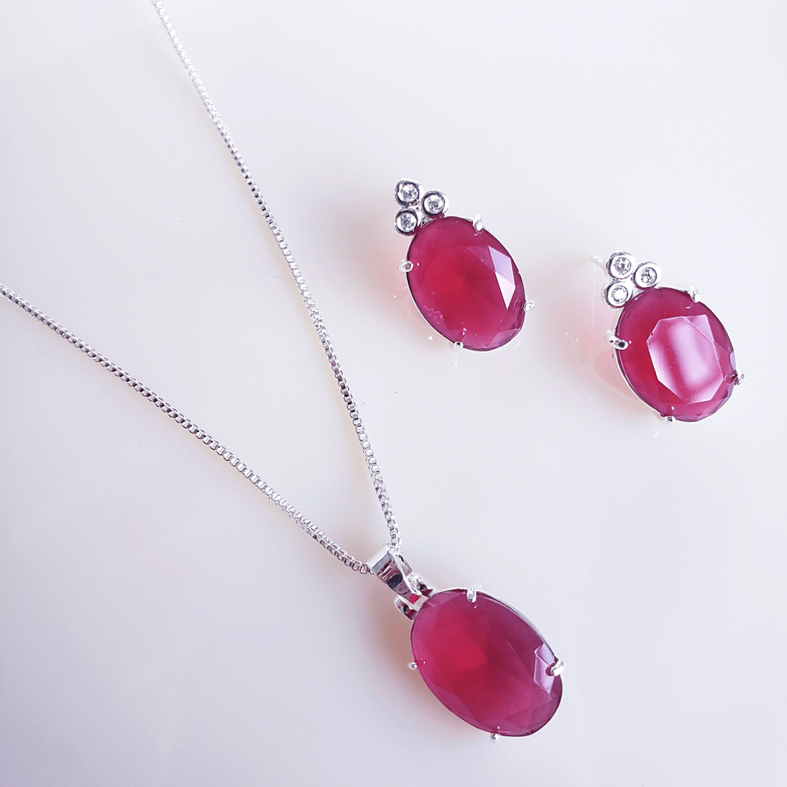 Conjunto colar + brinco - com cristais rosa fusion - banhado a prata 