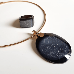 Conjunto Singular - pedra natural drusa ágata negra - colar e anel  -modelo 3