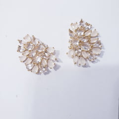*Brinco de cristais leitosos white 1- banhado a ouro