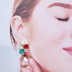 Brinco com cristais multicolor e pérola shell -  - banhado a ouro  