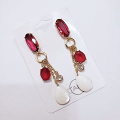 Brinco com madrepérola e cristal rosa turmalina - banhado a ouro