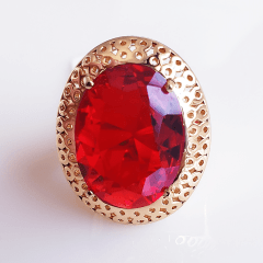 *Anel cristal vermelho rubi oval 20x15mm , modelo Lolita