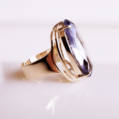 Anel de cristal Lavanda escuro - modelo Presence - banhado a ouro 