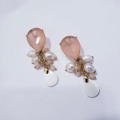 1-Brinco de cristal com cacho de pérolas de água doce - banhado a ouro