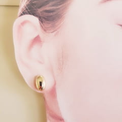 #Brinco metal oval liso frontal - banhado a ouro   