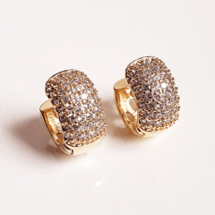 ZERO-*Brinco argola com zircônias white 14x08 mm - banhado a ouro 