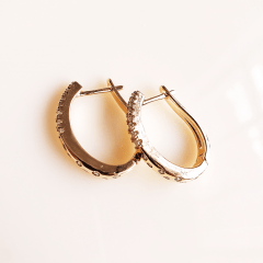 #Brinco argola com zircônias white - banhado a ouro