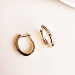 #Brinco argola com zircônias white - banhado a ouro