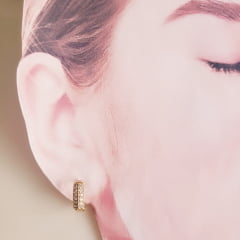 1-*Brinco argola oval com zircônias 5- banhado a ouro