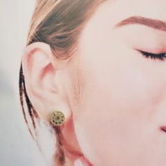 Brinco botão com zirconia - banhado a ouro