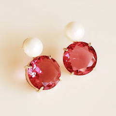 Brinco com pérola shell e cristal rosa turmalina - banhado a ouro