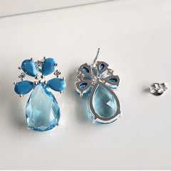 1-Brinco de cristais azul aquamarine e zircônias - banhado a prata