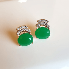 Brinco botão verde esmeralda com zircônias - cristal oval - 1,5cm 