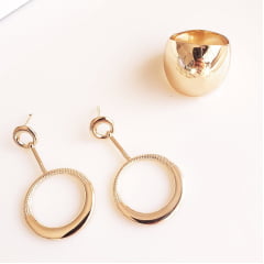 #Brinco com pendente e elo redondo - banhado a ouro       