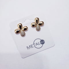   1-Brinco flor com zircônias - banhado a ouro   
