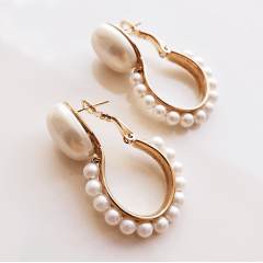 #Brinco de pérolas shell - modelo bordado - banhado a ouro 