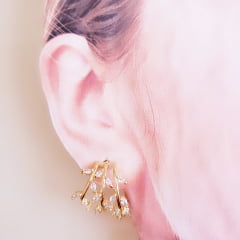 Brinco ear cuff folhas de zircônias  - banhado a ouro 