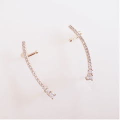 Brinco earcuff com zircônias - banhado a ouro   