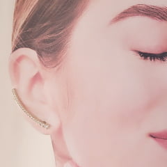 #Brinco earcuff com zircônias - banhado a ouro   