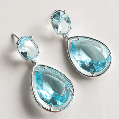 Brinco gota de cristais azul aqua- banhado a prata 