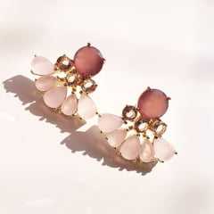 Brinco Yasmin de cristais multicolor - rosa - banhado a ouro
