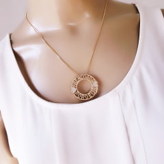 Colar com medalha "Abençoada por Deus" e "coraçâo" cravejado de zircônias 