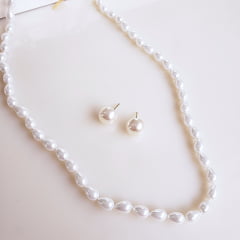#Colar com pérolas shell - banhado a ouro 