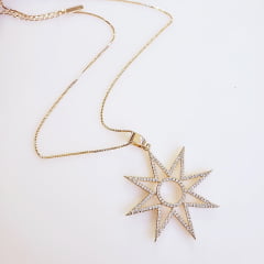 #Colar com pingente rosa dos ventos com zircônias white - banhado a ouro 