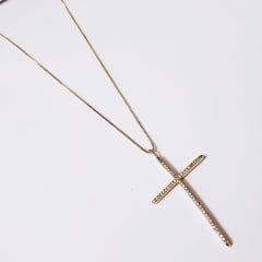 #colar curto com pingente de cruz com zircônias - banhado a ouro 