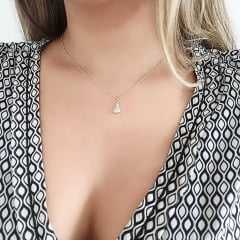 #Colar curto com pingente pequeno de Nossa Senhora da Aparecida com zircônias 