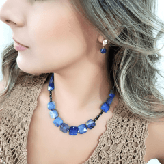 1-Colar de pedras naturais Ágata azul- metais banhados a ouro 
