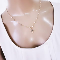 #Colar de pérolas com pingente de cruz - banhado a ouro 