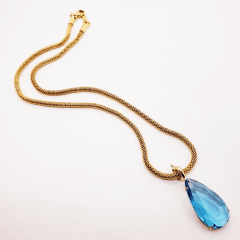 Colar malha pipoca e pingente de cristal azul aquamarine - banhado a ouro     