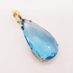 Colar malha pipoca e pingente de cristal azul aquamarine - banhado a ouro     